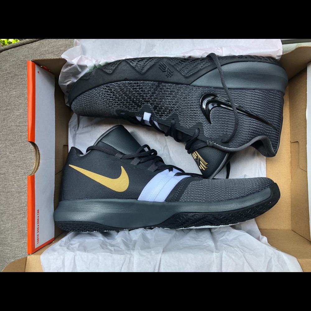 Nike Kyrie 10.5
